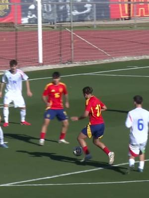 A post by @sefutbol on TikTok caption: ¡Atentos a la ruleta de Gonzalo Pastor! 👀Arturo Rodríguez marca el gol #deportesentiktok #tiktokfootballacademy 