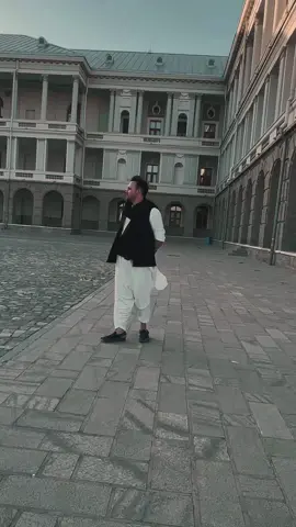 A post by @himat_afghan on TikTok caption: هی هی پښتونه ته به کله اوښیار کیږی#CapCut #islam #foryou #foryoupage #fürdich #viral #Caplyric  #پښتون_تاجیک_هزاره_ازبک_زنده_باد🇦🇫 #afghanistan🇦🇫🇦🇫🇦🇫🇦🇫 #pashtun   