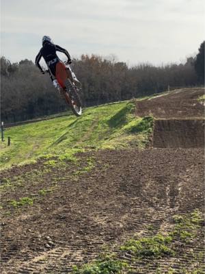 A post by @sachacoenen19 on TikTok caption: 🙃🙃 having fun  @Red Bull Belgium 