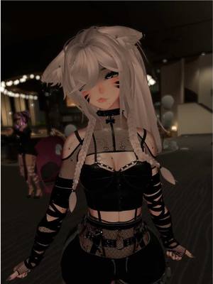 A post by @kimikovr on TikTok caption: #fyp #foryou #foryoupageofficiall #pcvr #fullbodytracking #valveindex #vrchat #vrc #vr #foryoupage 