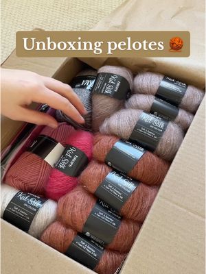 A post by @laboutiquebom on TikTok caption: Unboxing @boutique_kalidou  ✨🧶 #crochet #unboxing #crochettiktok #dropsyarn #CapCut 