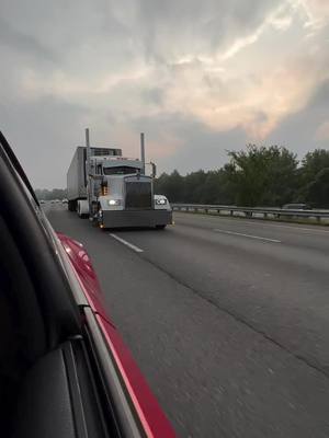 A post by @texasbigrigs on TikTok caption: #kenworthw900l #largecar #bigrig #maryland 