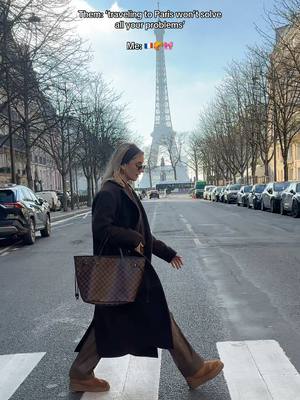 A post by @camilleschuermans on TikTok caption: Back at my favourite place: Paris 🎀🇫🇷 #parisianstyle #parisianaesthetic #eiffeltower 