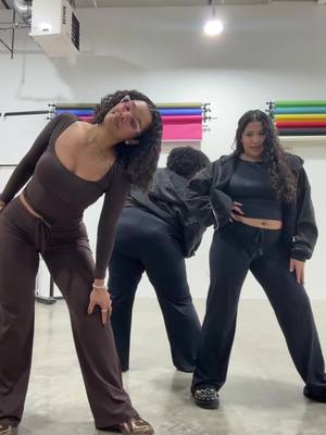 A post by @aridabaddestbaddie on TikTok caption: Ok bc @Vivihntr 💜 was throwing that thing!!