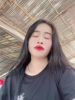 A post by @eii_lis on TikTok caption: អត់ឈឺផង