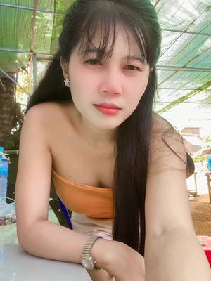 A post by @sreynaiy1 on TikTok caption: #😁😁🥴#កម្មង់បាន😆🥀🌚