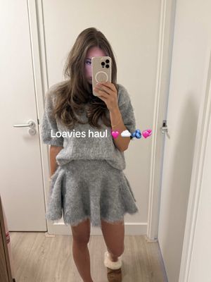 A post by @ninahouston on TikTok caption: Welke outfit is jullie fav?? Er is nu tot 60% korting bij @LOAVIES !!🩷🩷 #haul #shoppinghaul #kleding #shoplog #outfitinspo #girlsgoneloavies #advertentie