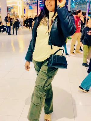 A post by @madameconde4aicha on TikTok caption: #videoviral 