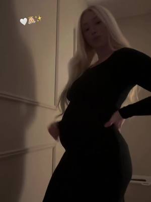 A post by @fabiennesahin on TikTok caption: du bist das beste was mir hätte je passieren können 🤍🍼👼🏼✨ #baby#pregnant#schwanger#mommy#momtobe#fyp#firsttimemum#viralvideo#momtok#babyontheway 