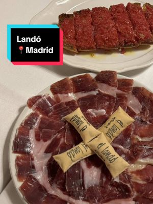 A post by @soyelarturito on TikTok caption: Landó, Madrid, España. 🇪🇸🐷Como todos los que van a Madrid, Casa Lucio era el primero en la lista de comida española, pero me recomendaron mejor ir a Landó y que gran acierto. Casa Lucio se me hace espectacular pero este se me hizo más especial, no se porqué nunca lo había escuchado pero turbo mega joya. Había bastantes mexicanos en el lugar, que entendí que si ves muchos mexicanos en un lugar en Madrid, ten por seguro que el servicio va a estar cabrón, y siendo mi último día en Madrid, si buscaba eso. Me cayó como anillo al dedo y espectacular experiencia. Y rifado el Chanclas con la reserva y la botellita de vino. Gran Cierre del viaje. #madrid #lando #casalucio #espana #foodreviews #comida #food #FoodTok #Foodie #restaurante #tortilla #barcelona #sevilla #valencia #sansebastian #spain #marbella #galicia #zaragoza #bilbao #alicante