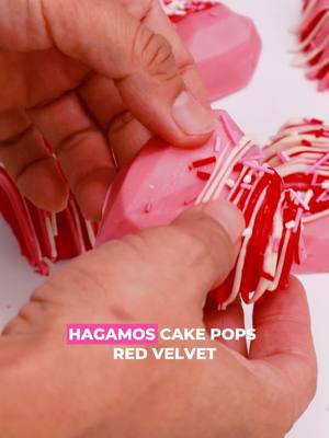 A post by @encoalimentos on TikTok caption: Cake Pops de Red Velvet ❤️ #FamiliaENCO, ¿listos para hacer los cake pops más románticos y deliciosos? 😍✨ El rojo vibrante de nuestro Rojo Rojo ENCO los hará irresistibles, y el sabor... ¡uff, una explosión de amor en cada bocado! 🌹🎉 Si quieren la receta escrita con todos los detalles, solo dejen un comentario y con gusto se las enviamos. ¡Dale a tu San Valentín un toque dulce e inolvidable con ENCO! 💌💕