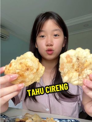 A post by @nanakoot on TikTok caption: Replying to @bungaakuu19 TAHU CIRENG EMANG UENAK POLL .. CEMILAN ANDALAN INCESS #nanakoot #aizcharlize 