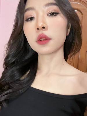 A post by @ling_0851 on TikTok caption: I got my eyes on u 🖤💄 #foryou #fyp  ( MUA-@Mie Saw Makeup artist 💄 )