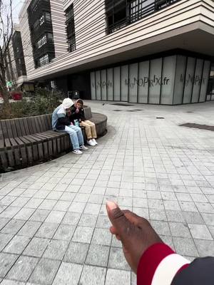 A post by @c_zasta on TikTok caption: Tu vois dans quel pays 😭😭#humain #foryou 