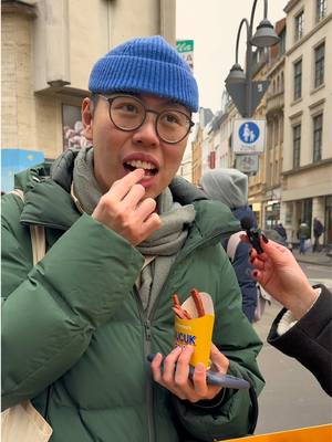 A post by @frittenwerk on TikTok caption: Taste Test in Köln ✌️🍟 #sucukfries #sucuk #pommes #köln #tastetest #frittenwerk