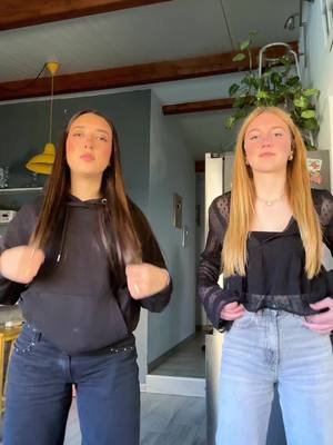 A post by @noaparadise on TikTok caption: os acordáis de este baile?? 🫶🏼 #viral #trend #fyp #tiktok 