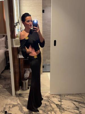 A post by @mademoisellesoph on TikTok caption: Night out 🖤 #lookdujour #outfitinspo #over40  