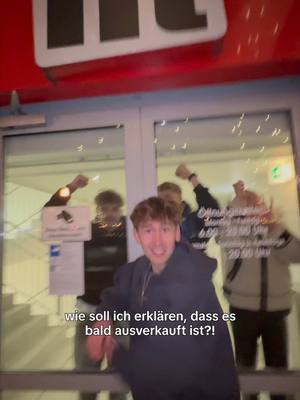 A post by @tomtwers on TikTok caption: die Leute sind verrückt…