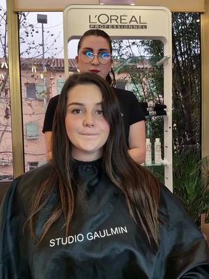 A post by @luciie_mdd on TikTok caption: Tour chez STUDIO GAULMIN #auburn #hair #cerise 