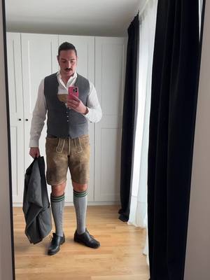 A post by @fabiomanuelknez on TikTok caption: Ich vermissen die #wiesn du auch ? #oktoberfest #fabioknez 