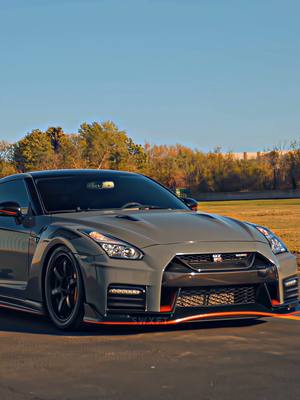 A post by @swxft.404 on TikTok caption: R35 Nismo 🤤💫 | 🎥:@Woyshnis Media #car #nissan #r35 #nismo #edit 