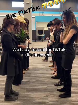 A post by @porcayo_lucila on TikTok caption: #dúo con @1st Phorm #tiktokfuneral #lucilaporcayo1 