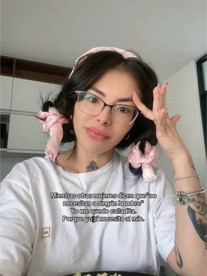 A post by @nalgalia.g on TikTok caption: Dónde está mi tribu mis íntimas?