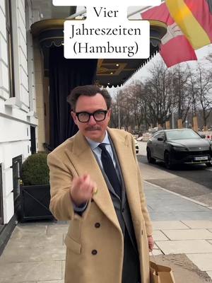 A post by @ben_bernschneider on TikTok caption: TRIPREPORT: heute geht es ins Fairmont Hotel Vier Jahreszeiten in Hamburg! #reise #hotel #luxushotel #travel #tripreport #style #outfit #benbernschneider #vierjahreszeiten 