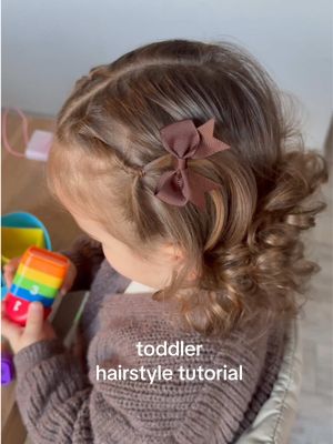 A post by @miriana.riitano on TikTok caption: Nuova rubrica✨ pt.1 #toddlerhairideas #easytoddlerhair  #babyhairstyles #toddlerhairstyles #capellibambina 