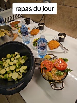 A post by @mamatkhadijamazari on TikTok caption: #fy #france #cuisine #mante #foryou @عدنان في الغربة 🇫🇷🇲🇦 @khadijamazarifitar 