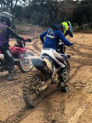 A post by @aressalas2323 on TikTok caption: #parati #fyp #yamaha #mx #yz125 #723 @Axel725mx 