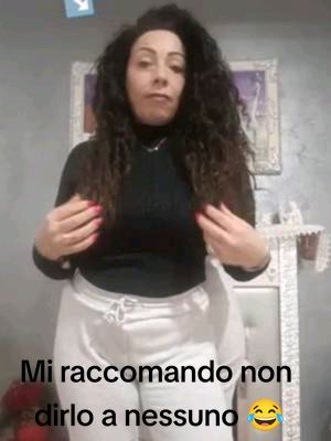 A post by @valentyvanity88 on TikTok caption: MI RACCOMANDO NON DIRLO A NESSUNO! 🤣  Sempre una cosa sola😂💕✌🏻@Elisa Noce 