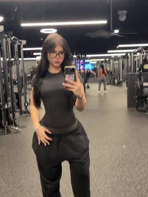 A post by @nataliluvr on TikTok caption: TIKTOK IS BACKKKK #fyp #foryou #gym #toji 