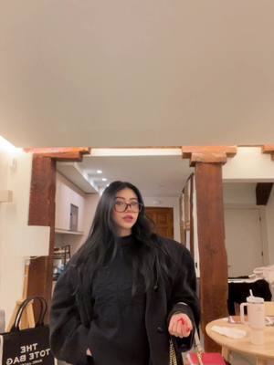 A post by @dianalaura.lg on TikTok caption: outfit check 