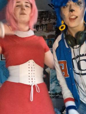 A post by @fazbear.forreal on TikTok caption: @El🩷 WE SO CUTE AHHH || #fazbearforreal #ukcosplayer #cosplay #sonic #soniccosplay #amy #amycosplay #sonicthehedgehog 