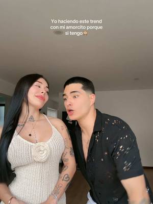 A post by @nalgalia.g on TikTok caption: Mi esposo me hace reír demasiado 😳