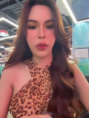 A post by @mamibee09 on TikTok caption: POV:  ពេលចូលសុីអីកន្លែងចិន🤷