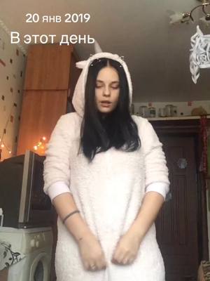 A post by @d0shaaaaa on TikTok caption: #ВэтотДень  Дошутилась, скоро стару мамой 3х детей 🤣