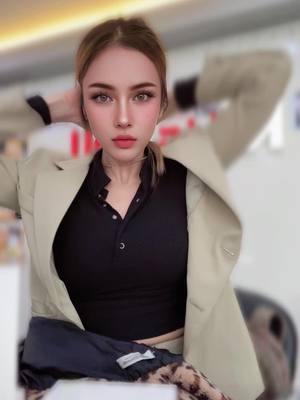 A post by @leyuri2 on TikTok caption: ដូចនៅប៉ុននឹង😀💕