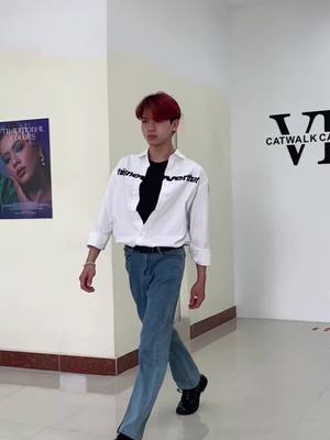 A post by @vkcatwalk on TikTok caption: ថ្នាក់ Male fashion walk រយៈពេល 5 ថ្ងៃ  .ស្គាល់ពីទម្រង់មុខ .រៀនថតរូប .រៀនផុសរូប .រៀនបង្កើតភាពជឿជាក់ជាមួយនឹងការដើរ .រៀនផាត់មុខ  ទទួលចុះឈ្មោះខែក្រោយណាចា៎ more information please  https://t.me/vkcatwalk09 #រៀនដើរបង្ហាញម៉ូតដោយvkcatwalkcambodia #voeurnsreysin