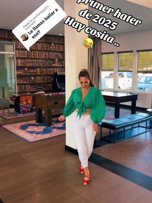 A post by @bella_coqueta777 on TikTok caption: Replying to @santiortega3 #haters #sarcasmo #sefeliz #bailando #mi #mi #estilo #mmm 