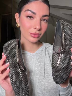 A post by @majno on TikTok caption: Come brillano aaaa💎 grazie @Le Silla per questo regalo di compleanno!! 