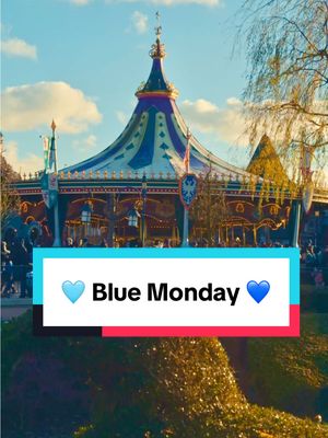 A post by @disneylandparis on TikTok caption: Appuyez sur pause, inspirez, et prenez le temps d’apprécier la beauté des journées d’hiver. ❄️ 🌬️   Hit pause, take a deep breath and enjoy a magical moment being dazzled by the beauty of winter. ❄️ 🌬️   #DisneylandParis #DisneyParks #BlueMonday #WinterMood