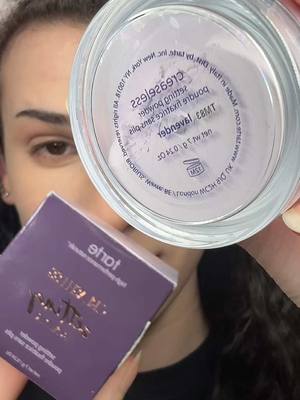 A post by @insah_hasni on TikTok caption: Une poudre VIOLETTE aussi ? 🙃💜 @tarte cosmetics @SEPHORA produit offert 