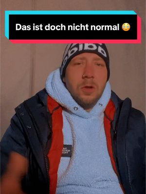 A post by @casual47du on TikTok caption: Kann mir doch keiner erzählen, dass das normal ist. Jetzt mal im Ernst Leute, ich bin 33 Jahre auf diesem Planeten und noch nie war es so heftig. Was genau ist es ? Normal ist dass definitiv nicht !!!  #nebel #nebelwand #mysteriös #wetter #manipulation #? 