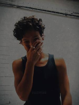 A post by @willedvinn on TikTok caption: gonna see him in about a month⭐️🩶| (tiktok made the quality shit🫠)#edit #hotedit #iseered #omarrudberg #omarrudbergedit #youngroyals #youngroyalsedit #fyp #viral #everynightfanatasy @OMAR 