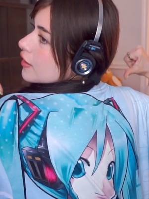 A post by @dannesclips on TikTok caption: Miku la mejor skin de todo fortnite #dannespino #fortnite #hatsunemiku 