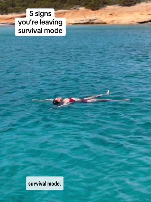 A post by @theworkoutwitch on TikTok caption: how to tell if you're LEAVING survival mode ✌🏼 do you want to get out of survival mode? ✌🏼 get out of survival mode 🔗 on profile 💖 #survivalmode #fightflightfreeze #fightorflight #traumarecovery #StressRelief