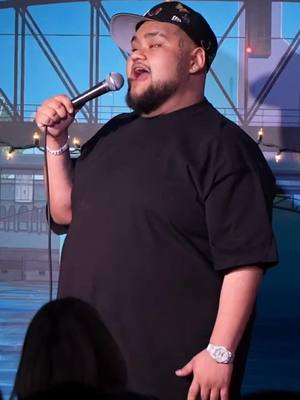 A post by @kenflores300 on TikTok caption: #fyp #comedy #standup 