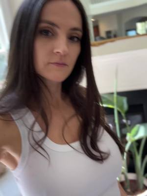 A post by @aunna_harris on TikTok caption: Average mom next door. Need to borrow some sugar? 